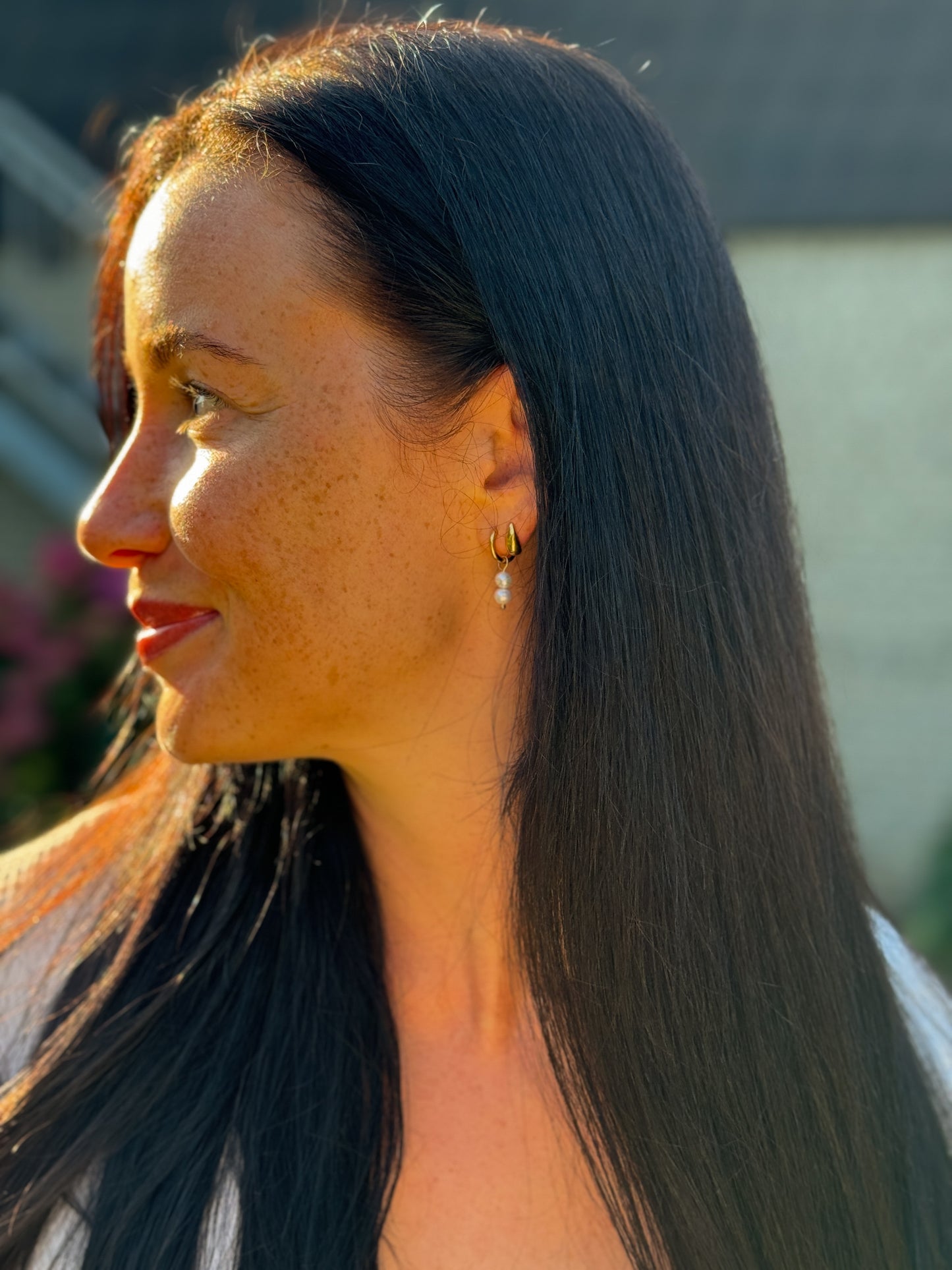 Pearl Hoops getragen