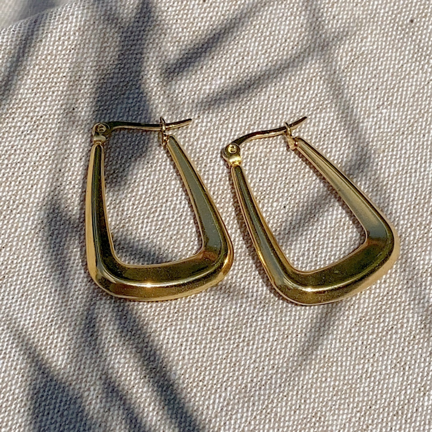 Triangle Hoops