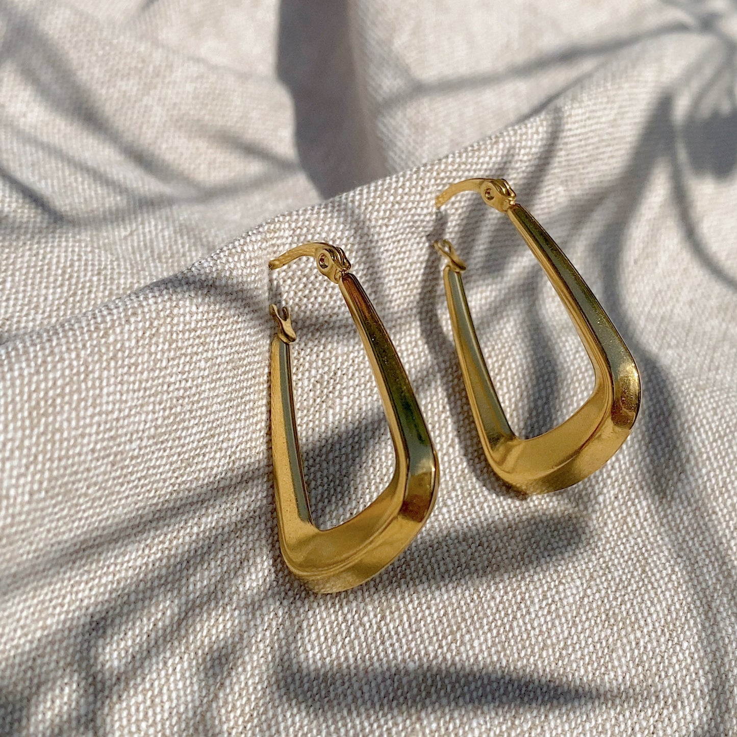 Triangle Hoops