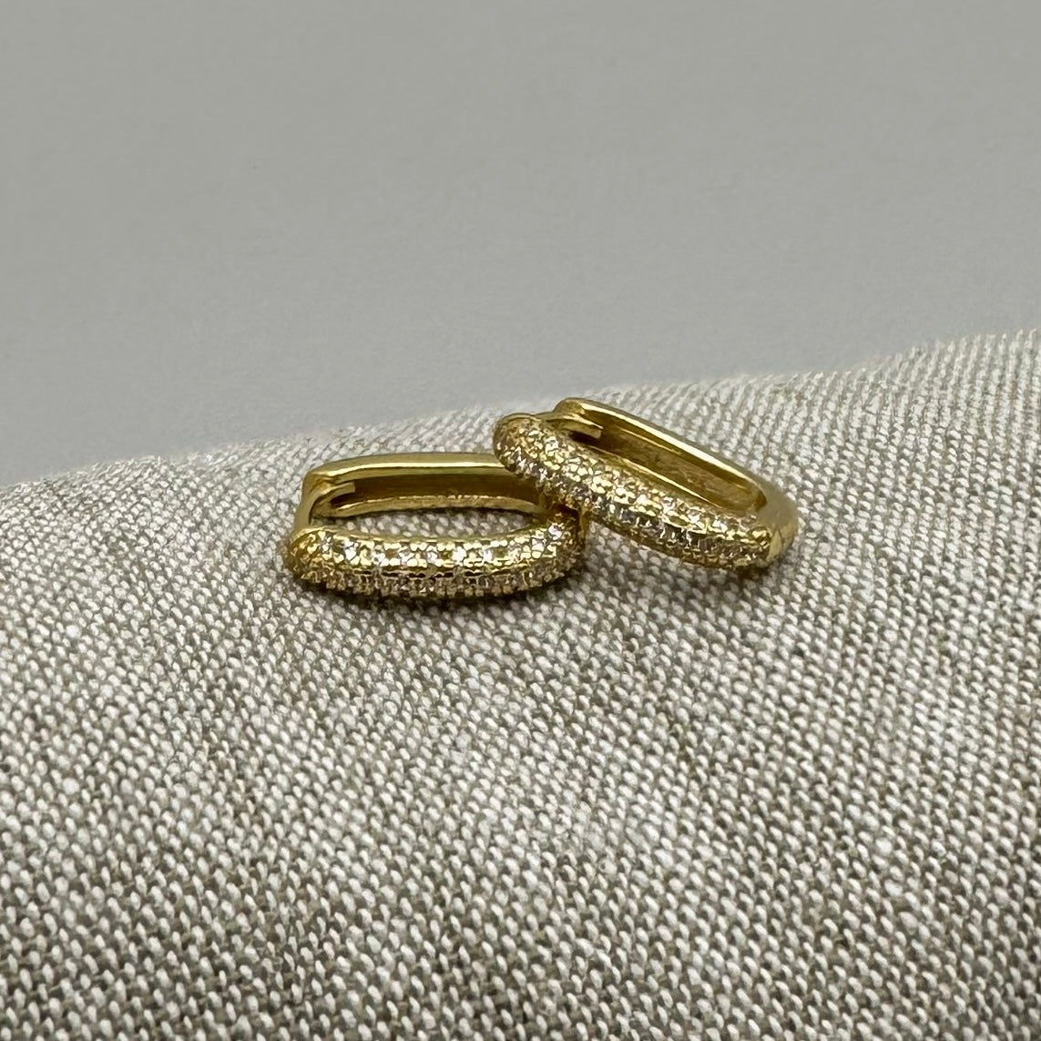 Shiny Oval Hoops