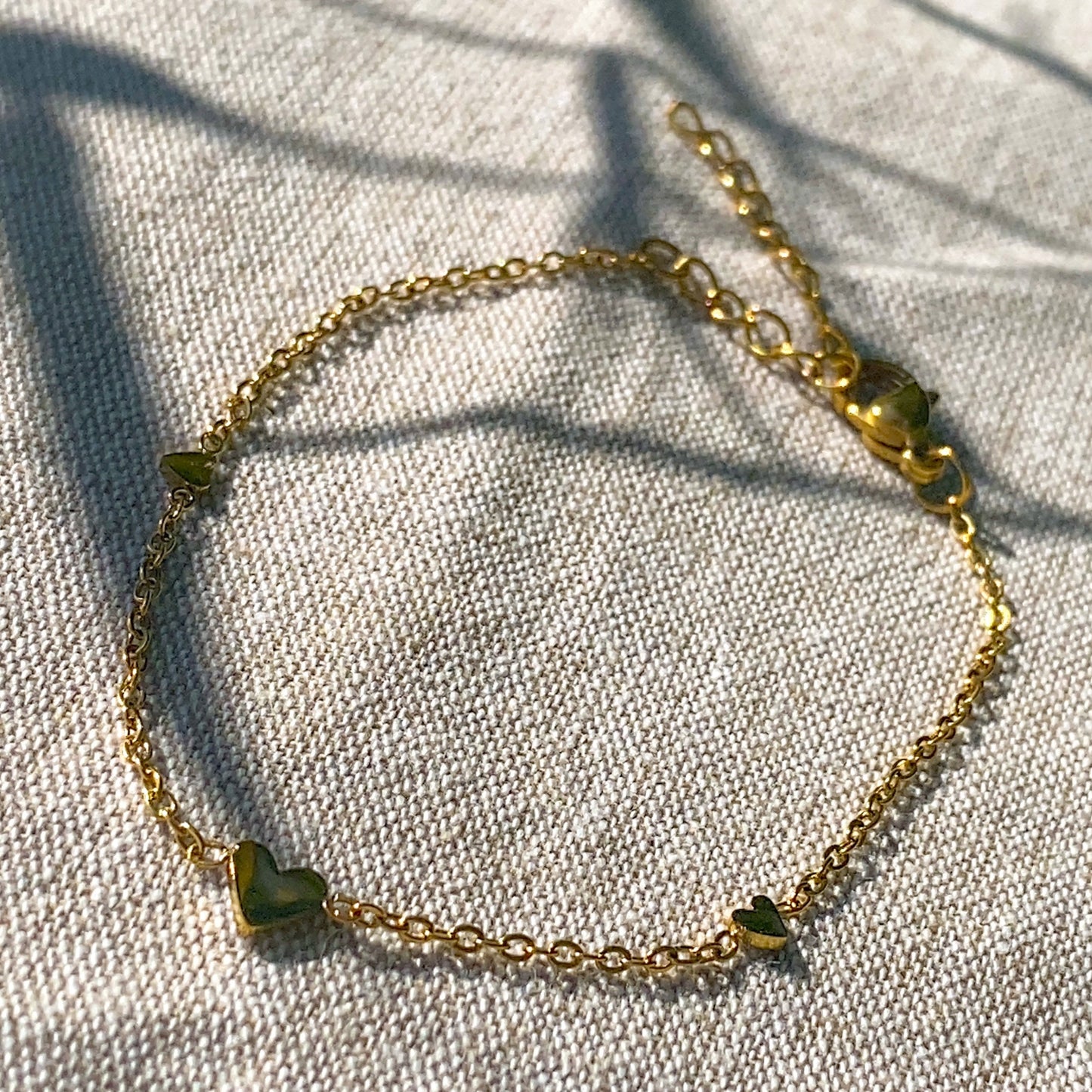 Small Hearts Bracelet Gold