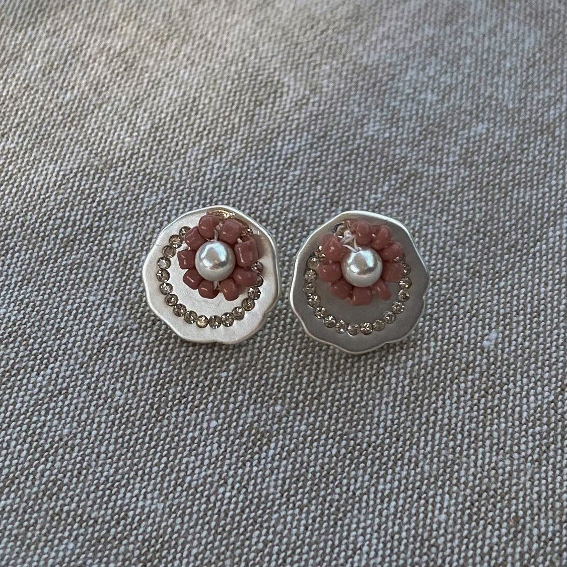 Unique Blooming Earring Pink