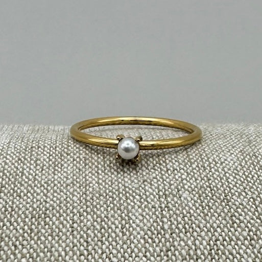 Fine Pearl Ring
