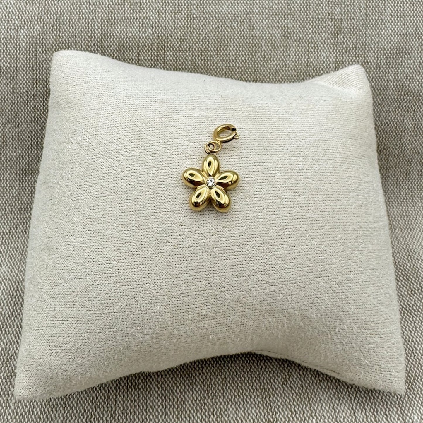 Daisy Charm