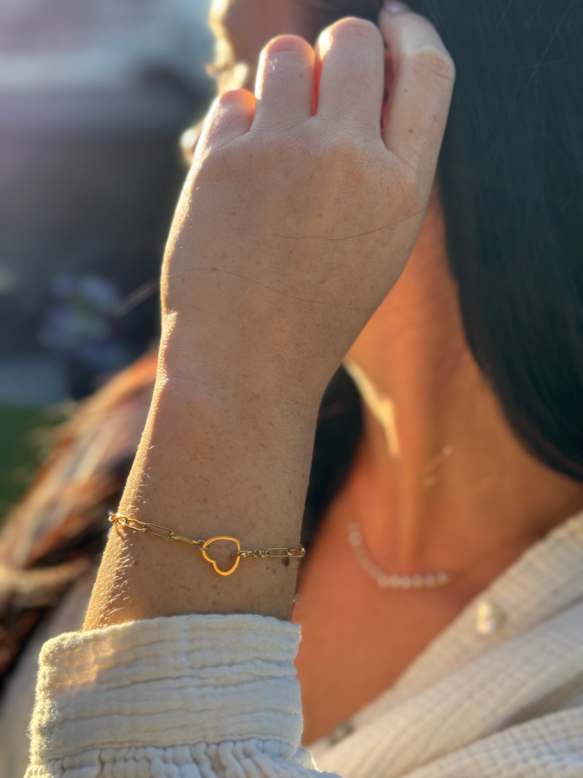 Heart Chain Bracelet getragen