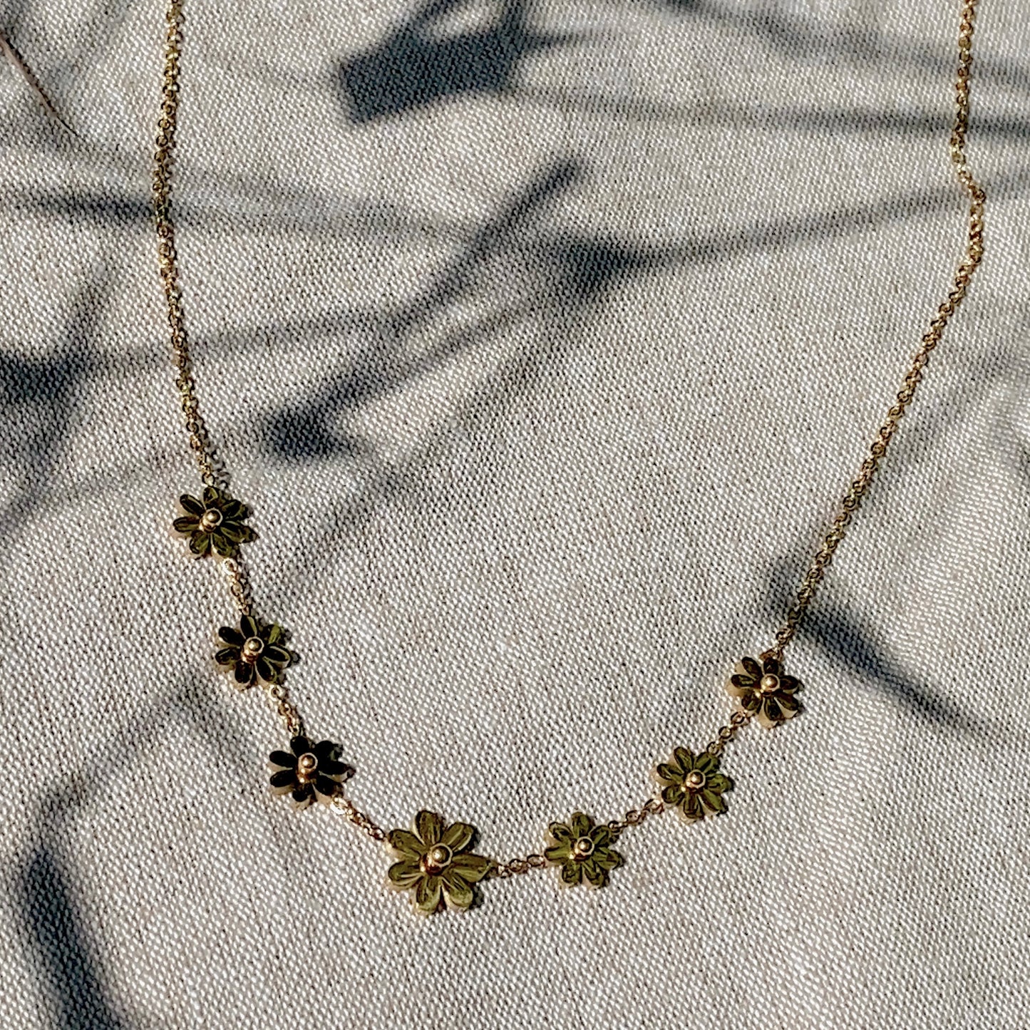 Daisy Bloom Necklace