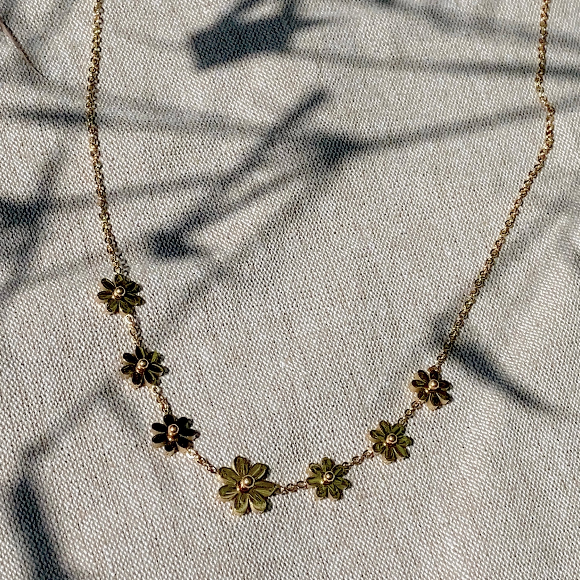 Daisy Bloom Necklace